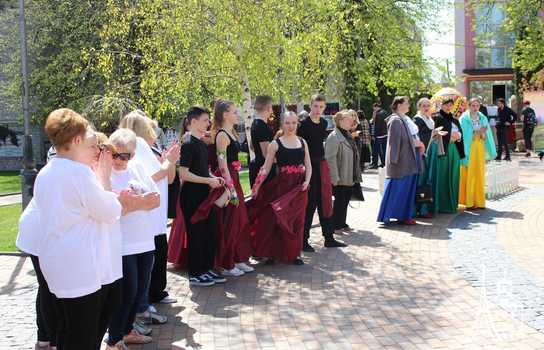 Новини Вінниці / «Великоднє диво» у центрі Вінниці: гігантські писанки, майстер-класи та виступи етнографічних творчих колективів (ФОТО)