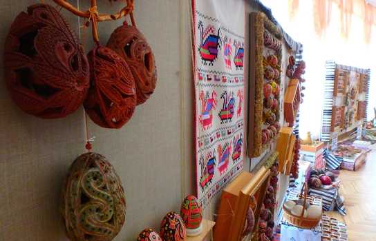 Новини Вінниці / Безліч писанок та унікальних виробів народних майстрів можна побачити у Вінницькій філармонії: триває свято «Великодня писанка» (ФОТО)