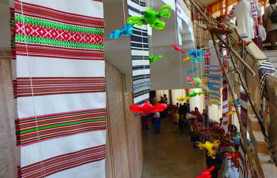 Новини Вінниці / Безліч писанок та унікальних виробів народних майстрів можна побачити у Вінницькій філармонії: триває свято «Великодня писанка» (ФОТО)