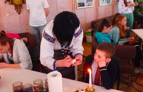 Новини Вінниці / Безліч писанок та унікальних виробів народних майстрів можна побачити у Вінницькій філармонії: триває свято «Великодня писанка» (ФОТО)