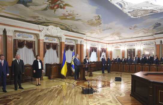 Новини Вінниці / Сьогодні Петро Порошенко призначив чотирьох суддів з Вінниччини до Верховного Суду (ФОТО)