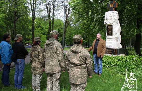 Новини Вінниці / Трьом воїнам-розвідникам у Вінниці вручили нагороди у День пам’яті та примирення (ФОТО) 