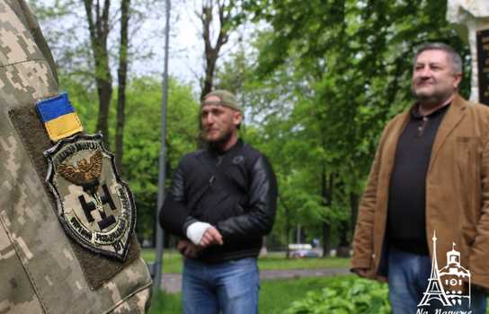 Новини Вінниці / Трьом воїнам-розвідникам у Вінниці вручили нагороди у День пам’яті та примирення (ФОТО) 