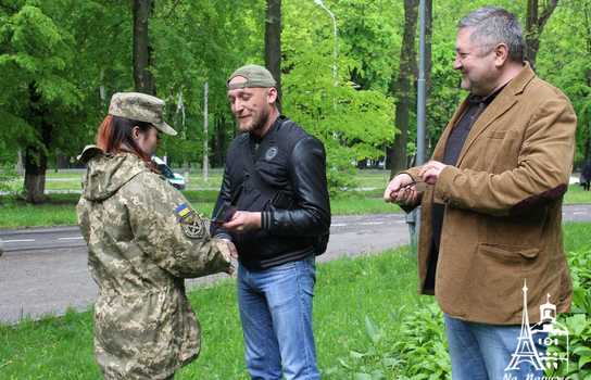 Новини Вінниці / Трьом воїнам-розвідникам у Вінниці вручили нагороди у День пам’яті та примирення (ФОТО) 