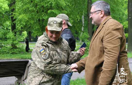 Новини Вінниці / Трьом воїнам-розвідникам у Вінниці вручили нагороди у День пам’яті та примирення (ФОТО) 