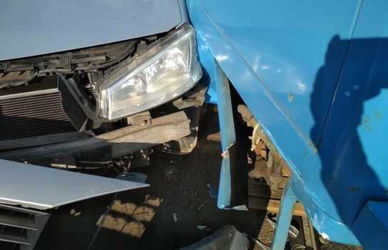 Новини Вінниці / Через ДТП у центрі Вінниці у пікову годину зупинився рух трамваїв (ФОТО) 