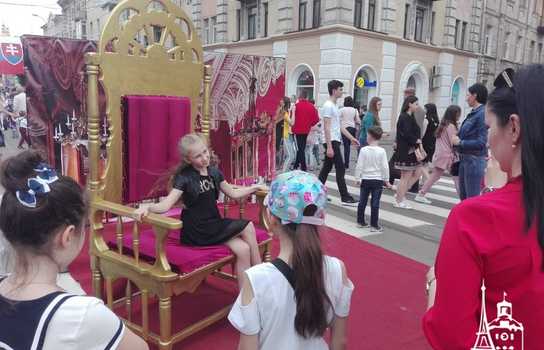 Новини Вінниці / Як відзначали День Європи у центрі Вінниці, поки свято не «прикрасила» злива (ФОТО)  