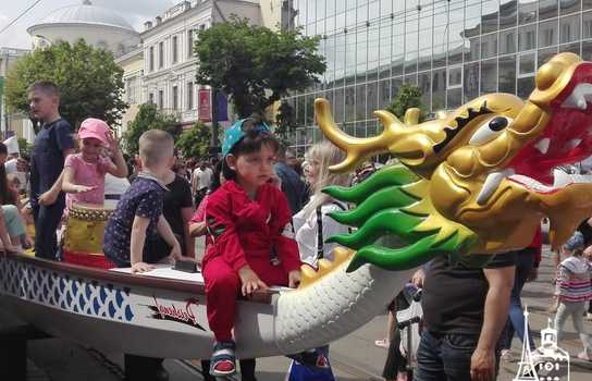 Новини Вінниці / Як відзначали День Європи у центрі Вінниці, поки свято не «прикрасила» злива (ФОТО)  