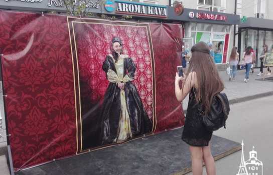 Новини Вінниці / Як відзначали День Європи у центрі Вінниці, поки свято не «прикрасила» злива (ФОТО)  