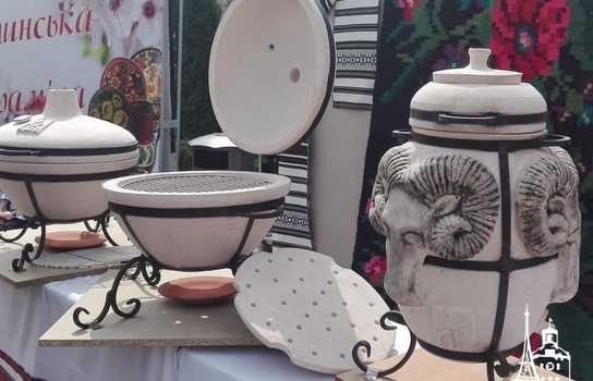 Новини Вінниці / Як відзначали День Європи у центрі Вінниці, поки свято не «прикрасила» злива (ФОТО)  