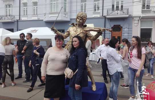 Новини Вінниці / Як відзначали День Європи у центрі Вінниці, поки свято не «прикрасила» злива (ФОТО)  