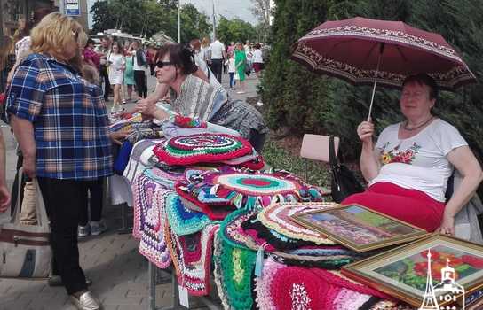 Новини Вінниці / Як відзначали День Європи у центрі Вінниці, поки свято не «прикрасила» злива (ФОТО)  