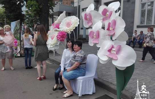 Новини Вінниці / Як відзначали День Європи у центрі Вінниці, поки свято не «прикрасила» злива (ФОТО)  