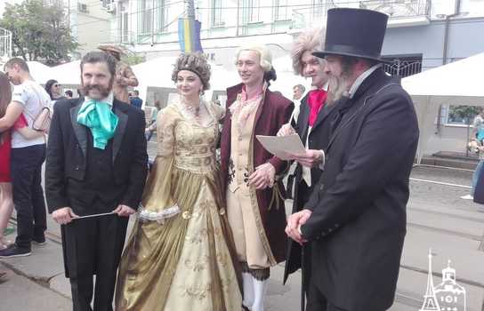 Новини Вінниці / Як відзначали День Європи у центрі Вінниці, поки свято не «прикрасила» злива (ФОТО)  