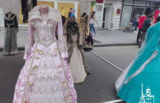 Новини Вінниці / Як відзначали День Європи у центрі Вінниці, поки свято не «прикрасила» злива (ФОТО)  