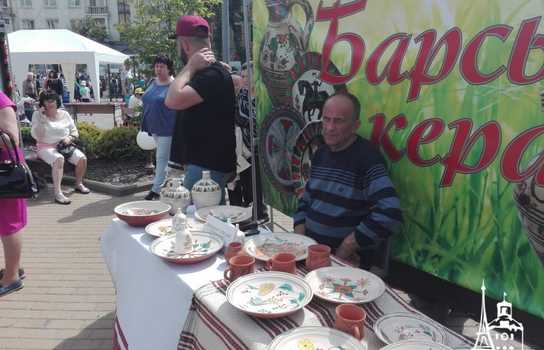 Новини Вінниці / Як відзначали День Європи у центрі Вінниці, поки свято не «прикрасила» злива (ФОТО)  