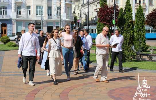 Новини Вінниці / Митці з України, Польщі, Грузії, Таджикистану, Киргизстану та Китаю боротимуться за титул «Кращого художника» у Вінниці (ФОТО, ВІДЕО)