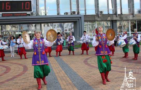 Новини Вінниці / Митці з України, Польщі, Грузії, Таджикистану, Киргизстану та Китаю боротимуться за титул «Кращого художника» у Вінниці (ФОТО, ВІДЕО)