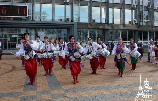 Новини Вінниці / Митці з України, Польщі, Грузії, Таджикистану, Киргизстану та Китаю боротимуться за титул «Кращого художника» у Вінниці (ФОТО, ВІДЕО)