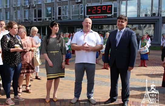 Новини Вінниці / Митці з України, Польщі, Грузії, Таджикистану, Киргизстану та Китаю боротимуться за титул «Кращого художника» у Вінниці (ФОТО, ВІДЕО)