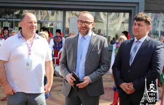 Новини Вінниці / Митці з України, Польщі, Грузії, Таджикистану, Киргизстану та Китаю боротимуться за титул «Кращого художника» у Вінниці (ФОТО, ВІДЕО)