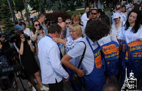 Новини Вінниці / Митці з України, Польщі, Грузії, Таджикистану, Киргизстану та Китаю боротимуться за титул «Кращого художника» у Вінниці (ФОТО, ВІДЕО)