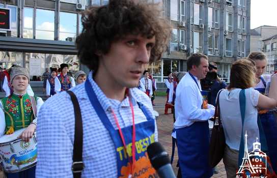 Новини Вінниці / Митці з України, Польщі, Грузії, Таджикистану, Киргизстану та Китаю боротимуться за титул «Кращого художника» у Вінниці (ФОТО, ВІДЕО)