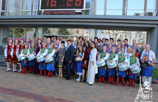 Новини Вінниці / Митці з України, Польщі, Грузії, Таджикистану, Киргизстану та Китаю боротимуться за титул «Кращого художника» у Вінниці (ФОТО, ВІДЕО)