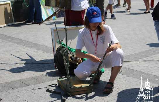 Новини Вінниці / «Енергію добра» намалювали у Вінниці відомі художники із шести країн, юні митці та місцеві «зірки»: разом встановили рекорд України (ФОТО, ВІДЕО)