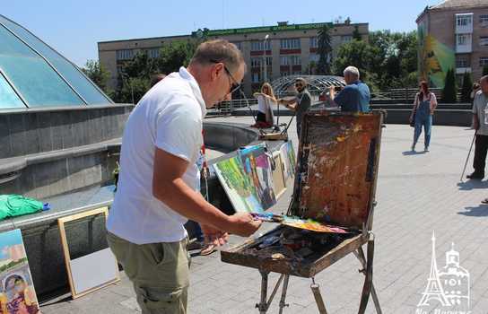 Новини Вінниці / «Енергію добра» намалювали у Вінниці відомі художники із шести країн, юні митці та місцеві «зірки»: разом встановили рекорд України (ФОТО, ВІДЕО)
