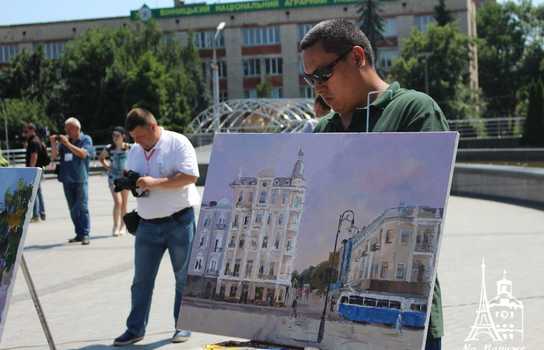 Новини Вінниці / «Енергію добра» намалювали у Вінниці відомі художники із шести країн, юні митці та місцеві «зірки»: разом встановили рекорд України (ФОТО, ВІДЕО)