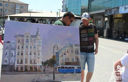 Новини Вінниці / «Енергію добра» намалювали у Вінниці відомі художники із шести країн, юні митці та місцеві «зірки»: разом встановили рекорд України (ФОТО, ВІДЕО)