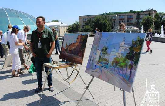 Новини Вінниці / «Енергію добра» намалювали у Вінниці відомі художники із шести країн, юні митці та місцеві «зірки»: разом встановили рекорд України (ФОТО, ВІДЕО)