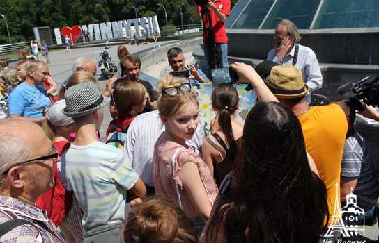 Новини Вінниці / «Енергію добра» намалювали у Вінниці відомі художники із шести країн, юні митці та місцеві «зірки»: разом встановили рекорд України (ФОТО, ВІДЕО)