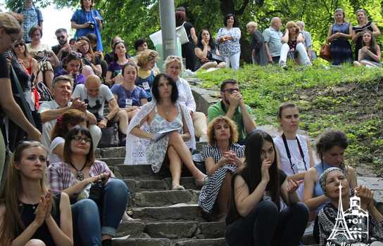 Новини Вінниці / Кораблики з іменами полонених Росією українських моряків запустили на воду у Вінниці (ФОТО, ВІДЕО)