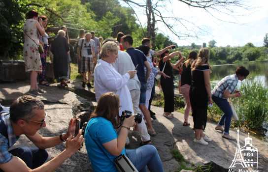 Новини Вінниці / Кораблики з іменами полонених Росією українських моряків запустили на воду у Вінниці (ФОТО, ВІДЕО)