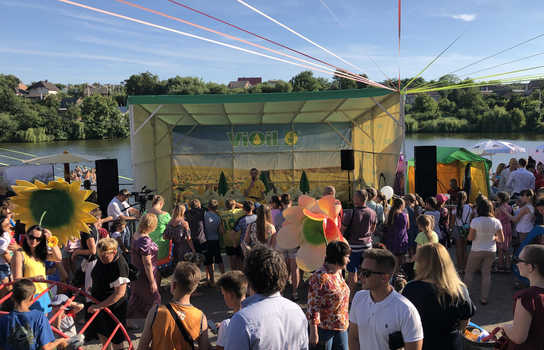 Новини Вінниці / У Вінниці депутати Чаленко та Власюк провели родинний фестиваль «Сонях» (ФОТО)