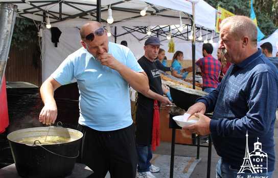 Новини Вінниці / Фестиваль польової кухні імені Тараса Сича вже вп’яте відбувся у Вінниці: на що збирали кошти? (ФОТО) 