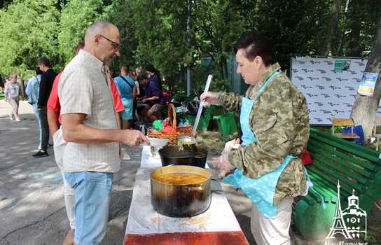 Новини Вінниці / Фестиваль польової кухні імені Тараса Сича вже вп’яте відбувся у Вінниці: на що збирали кошти? (ФОТО) 