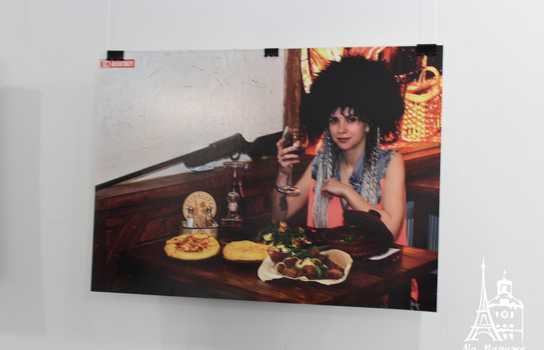 Новини Вінниці / У Вінниці презентували фотопроект «Смачна країна»: відомі вінничани позували за столом (ФОТО)