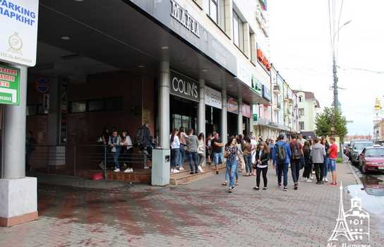 Новини Вінниці / Вінниця знову «замінована»: обстежують усі ТРЦ, дитсадки та лікарні міста (ФОТО)