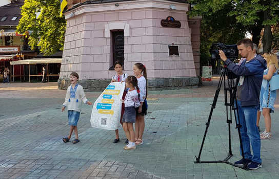 Новини Вінниці / Як вінничани відсвяткували рішення КСУ по «мовному» закону (ФОТО, ВІДЕО)