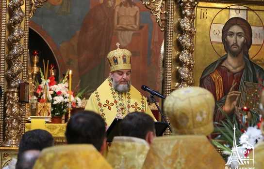 Новини Вінниці / Вінницько-Барська єпархія ПЦУ має тепер свій прапор, разом з державним його підняли біля собору у Вінниці (ФОТО)