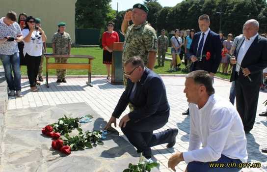 Новини Вінниці / На Вінниччині до роковин виходу із Довжанського котла вшанували п’ять загиблих героїв-прикордонників