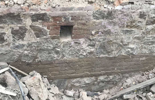 Новини Вінниці / Під ковшем екскаватору у центрі Вінниці виявили залишки стародавніх підземель (ФОТО, ВІДЕО)