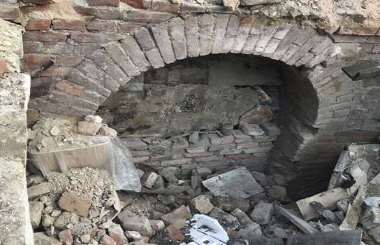 Новини Вінниці / Під ковшем екскаватору у центрі Вінниці виявили залишки стародавніх підземель (ФОТО, ВІДЕО)