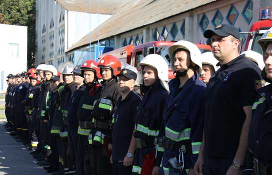 Новини Вінниці / Визначили найсильніших та зібрали 60 тис грн на лікування колеги: у Вінниці пройшли змагання рятувальників (ФОТО, ВІДЕО) 