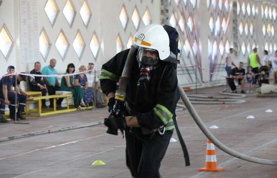 Новини Вінниці / Визначили найсильніших та зібрали 60 тис грн на лікування колеги: у Вінниці пройшли змагання рятувальників (ФОТО, ВІДЕО) 