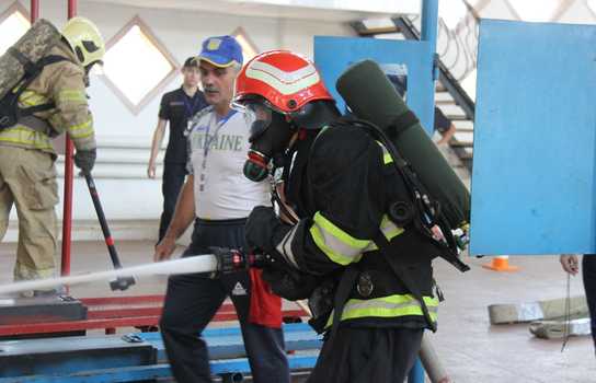 Новини Вінниці / Визначили найсильніших та зібрали 60 тис грн на лікування колеги: у Вінниці пройшли змагання рятувальників (ФОТО, ВІДЕО) 