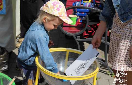 Новини Вінниці / Благодійна акція «Місце щасливих дітей» триває у центрі Вінниці: збирають кошти на порятунок Сашка Дозорця (ФОТО, ВІДЕО)